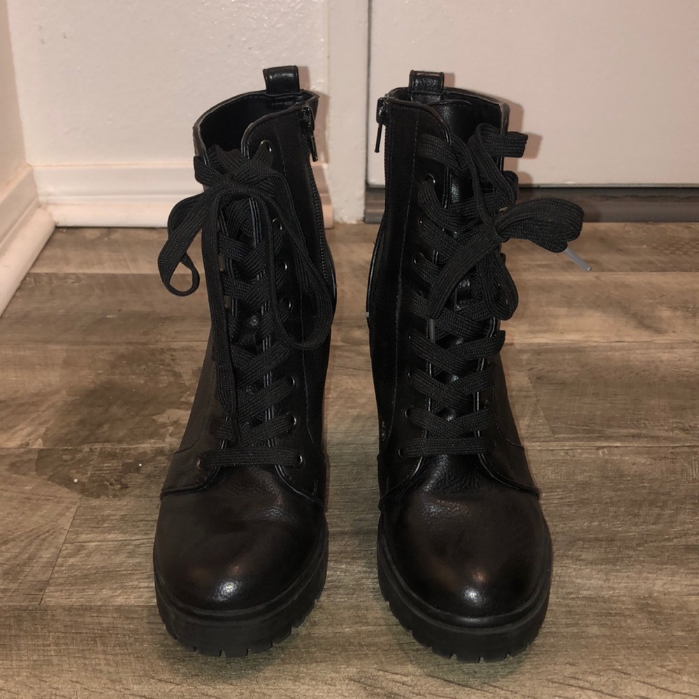 Steve Madden lace up boots with heel